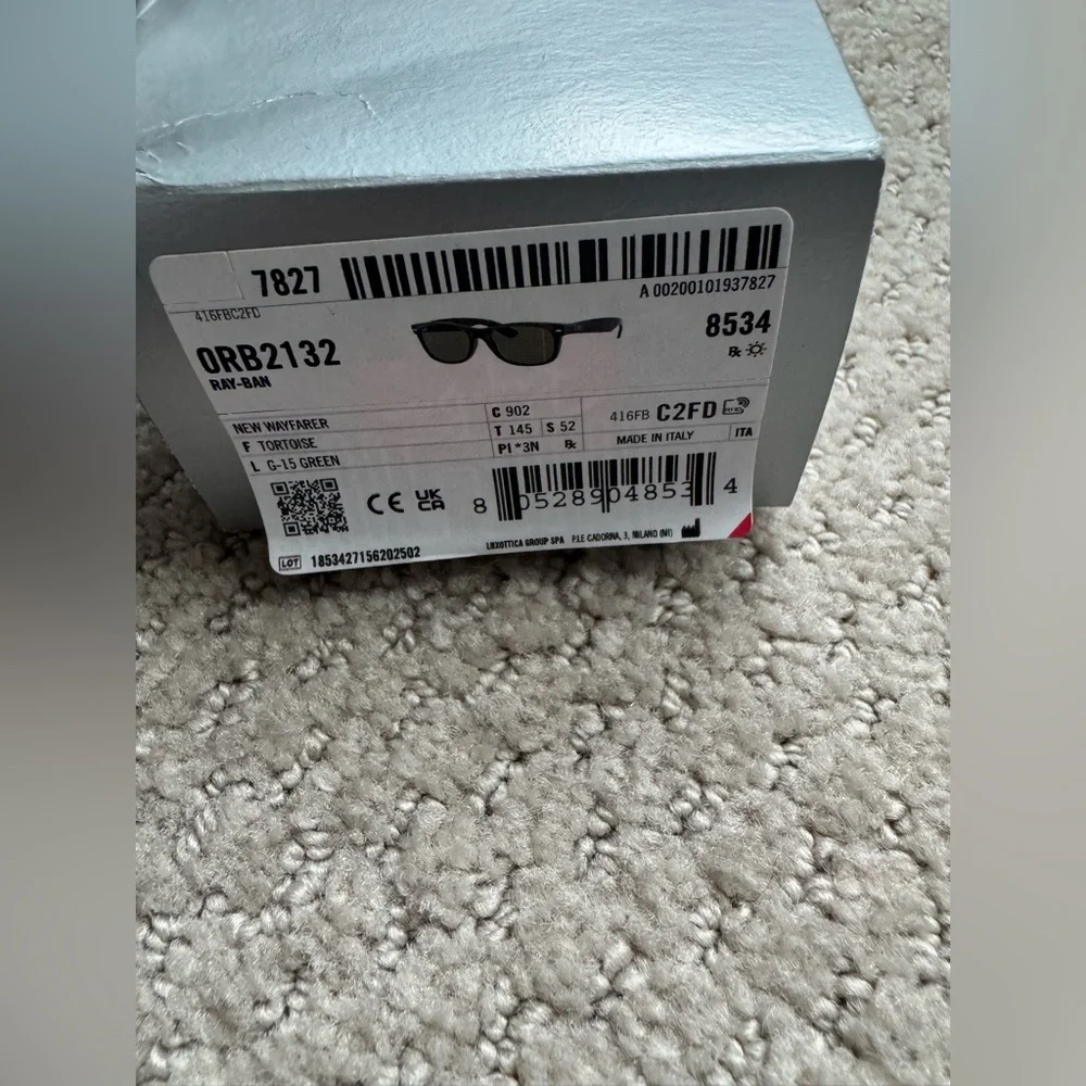 Ray-Ban New Wayfarer Sunglasses with Brown Case - Picture 3 of 5